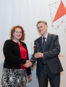 Tara Lois wins IPO Award