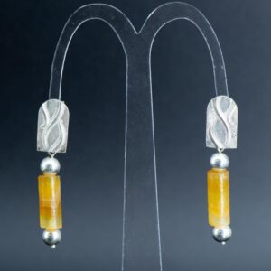 Stalactite-dangling earrings