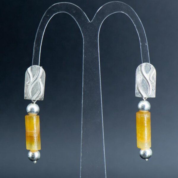 Stalactite-dangling earrings